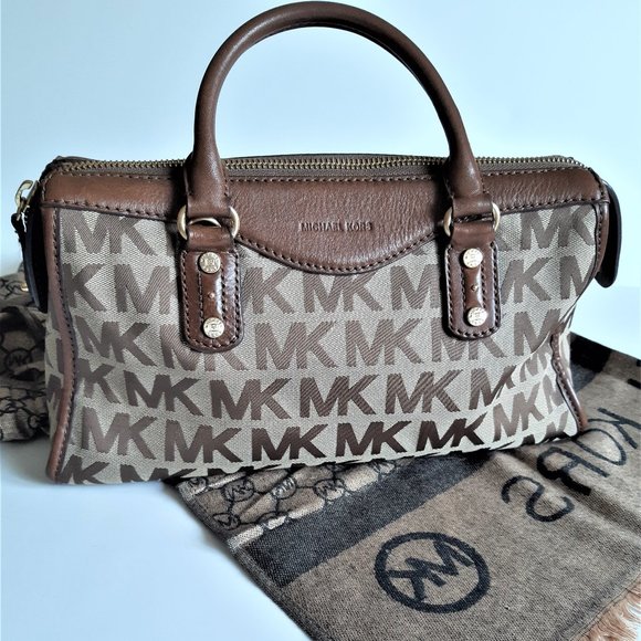 Michael Kors Handbags - 💥  Michael Kors Monogram Canvas Bag💥